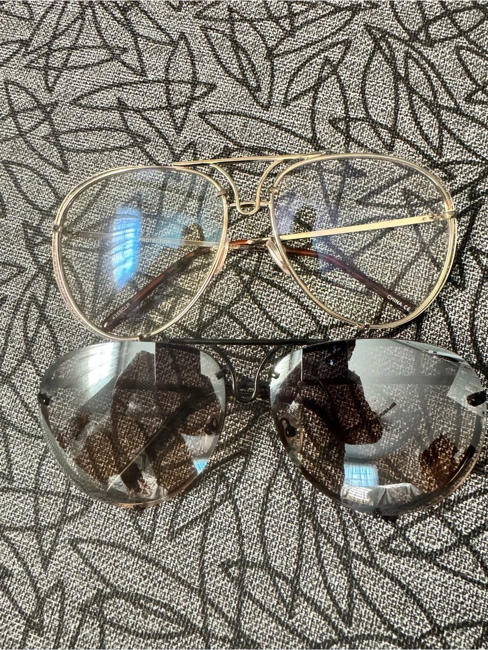Source Unknown Gold and Black Aviator Glasses Set